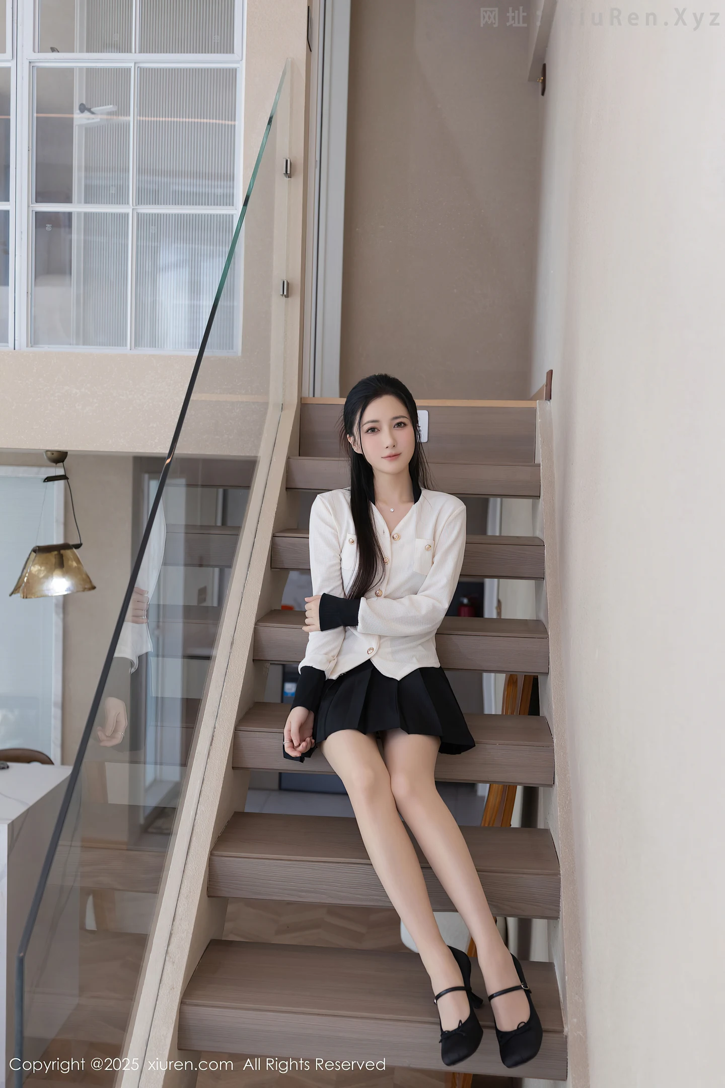 图片[4]-[XiuRen秀人网]VOL.10615 模特鱼子酱Fish性感白上衣配黑短裙露超薄肉丝秀曼妙身材诱惑写真74P-秀人网官方网站